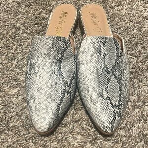 Snakeskin slides size 7/7.5